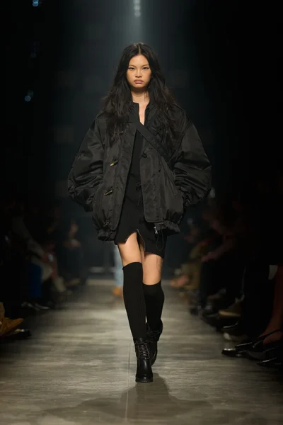 Look 49
